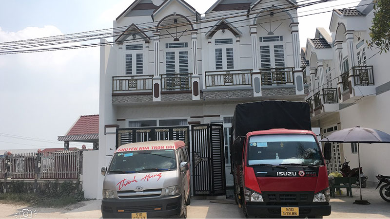 Xe nhỏ đồng hành cùng xe lớn vận chuyển hàng