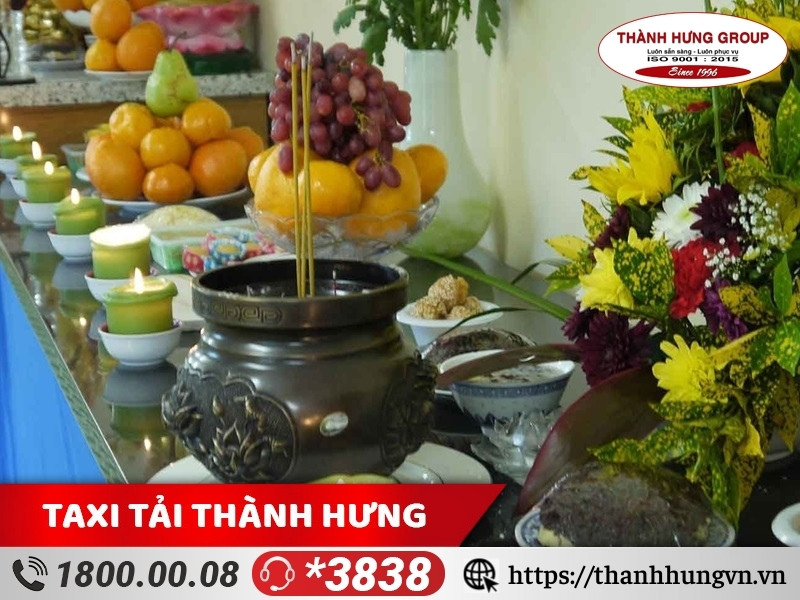 Làm lễ cúng nhập bát hương tại nhà mới.