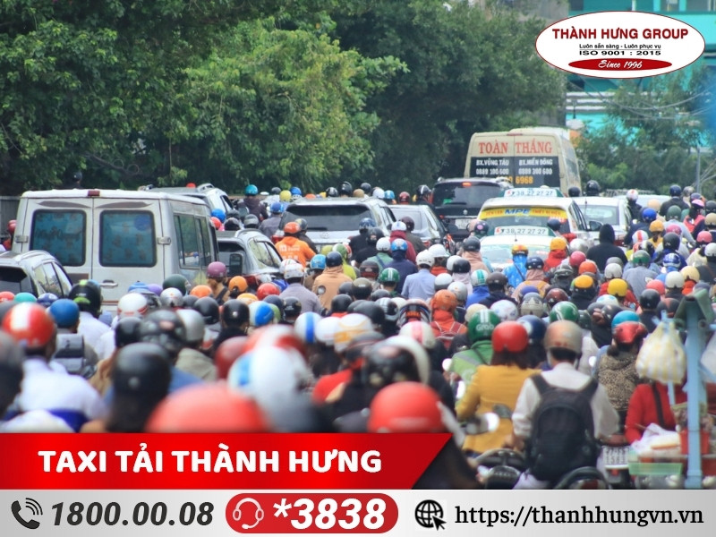 Tuyến đường TPHCM đi Đồng Nai thường xuyên kẹt xe.