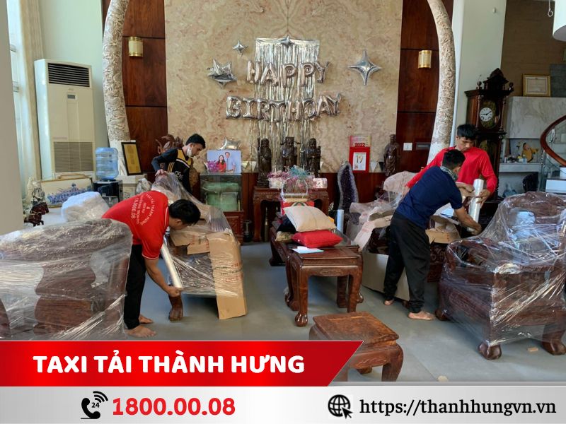 Công đoạn đóng gói đồ đạc