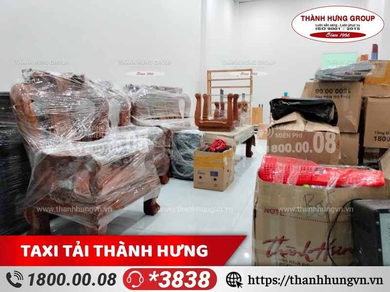 Dán nhãn rõ ràng lên từng thùng hàng