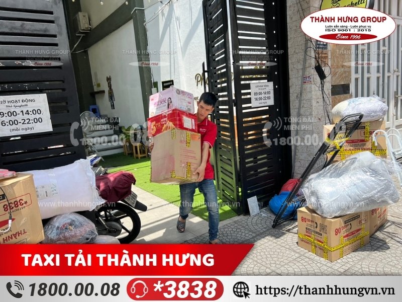Đồ đạc được đóng gói và vận chuyển cẩn thận