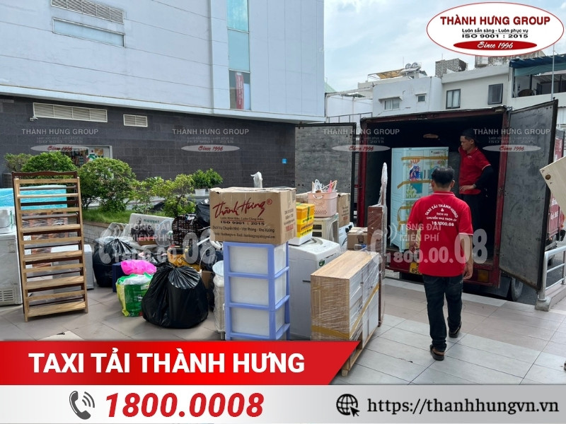 Đồ đạc được tập kết trước khi đóng gói.