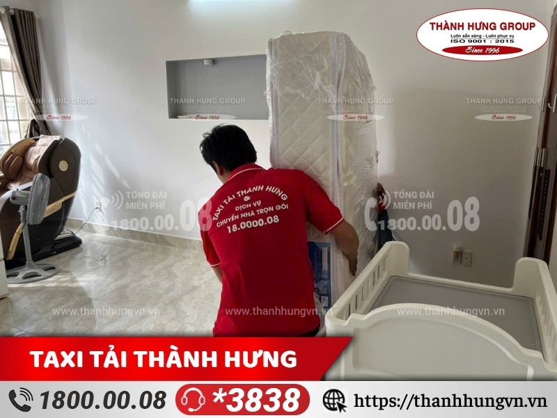 Đội ngũ nhân sự chuyên nghiệp giúp khách hàng tiết kiệm thời gian chuyển dọn.