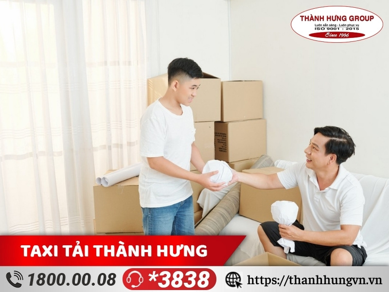 Đóng gói cẩn thận từng món đồ dùng giúp tiết kiệm tiền khi về nhà mới.