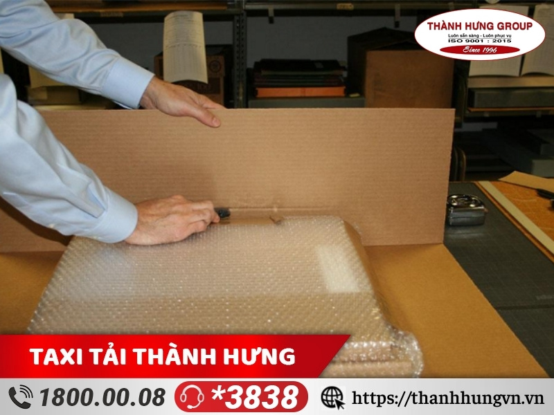 Gương kính dễ bị nứt vỡ khi di chuyển