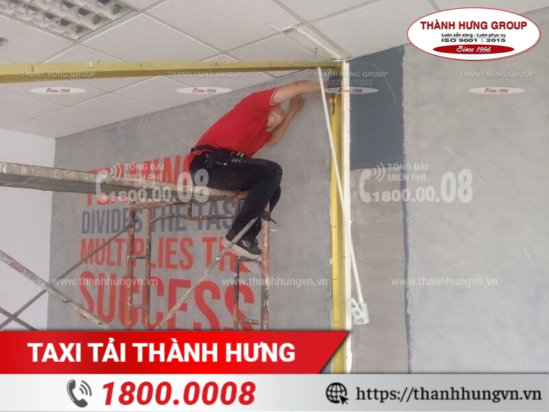 Hình ảnh quá trình thực hiện tháo dỡ hoàn trả mặ bằng văn phòng Ku casino