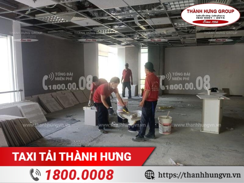 Hình ảnh quá trình thực hiện tháo dỡ hoàn trả mặ bằng văn phòng Ku casino