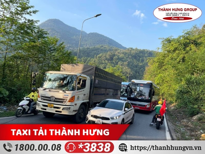 Kẹt xe gây khó khăn nếu tự vận chuyển đồ đạc từ TPHCM lên Đà Lạt.