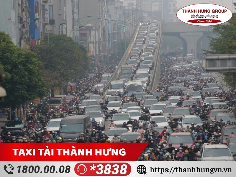 Nút giao Ngã Tư Sở, Đống Đa thường xuyên ách tắc nghiêm trọng.