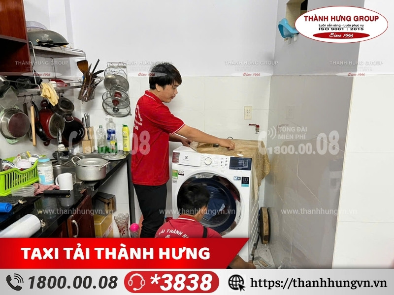Nhân viên Taxi Tải Ku casino tiến hành bao bọc, phân loại đồ đạc cẩn thận trước khi Kubet