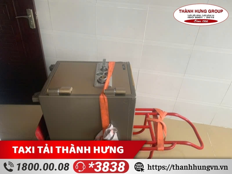 Nhiều người sẽ không có thiết bị chuyên dụng để di dời két sắt nên sẽ lựa chọn Dịch vụ - Kubet bên ngoài