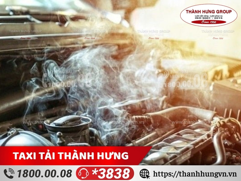 Xe tải gặp sự cố trong quá trình vận chuyển