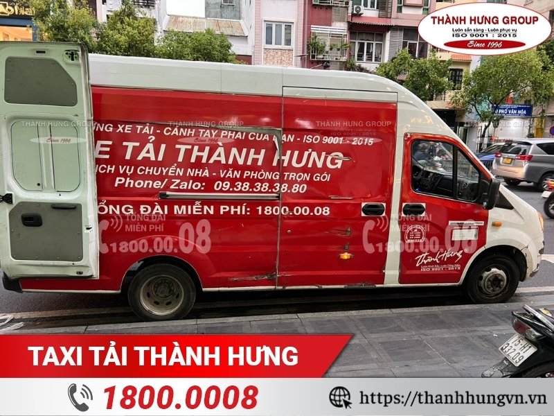 Taxi Tải Ku casino có xe tải vận chuyển hàng hóa.
