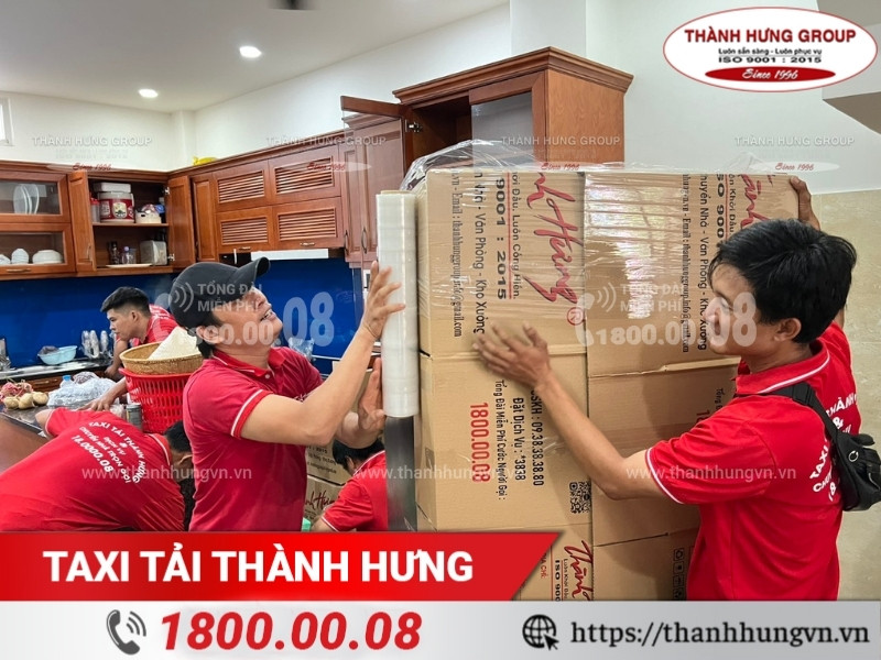 Taxi Tải Ku casino hỗ trợ khách hàng đóng gói đồ đạc Kubet.