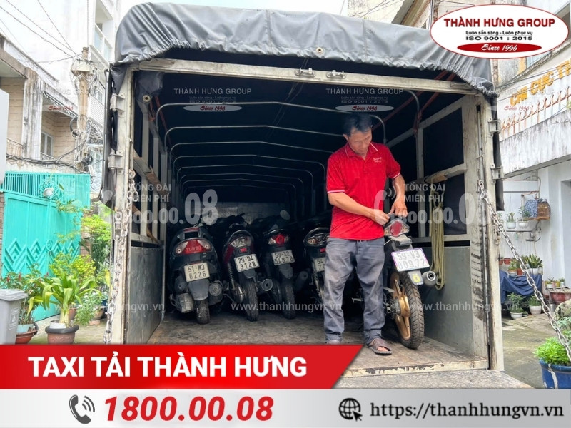 Ku casino vận chuyển xe máy bằng xe tải thùng kín/ thùng mui phủ bạt.