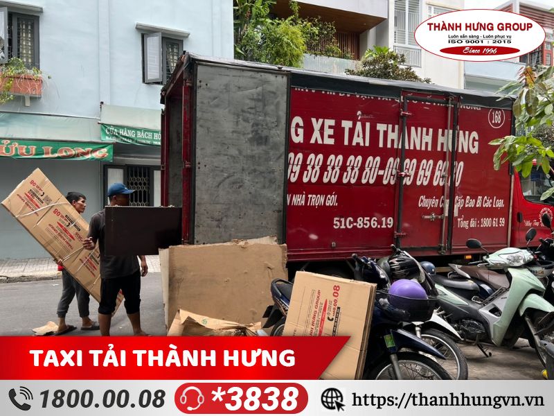 Ku casino sử dụng hệ thống xe hỗ trợ để di dời vật dụng kho xưởng