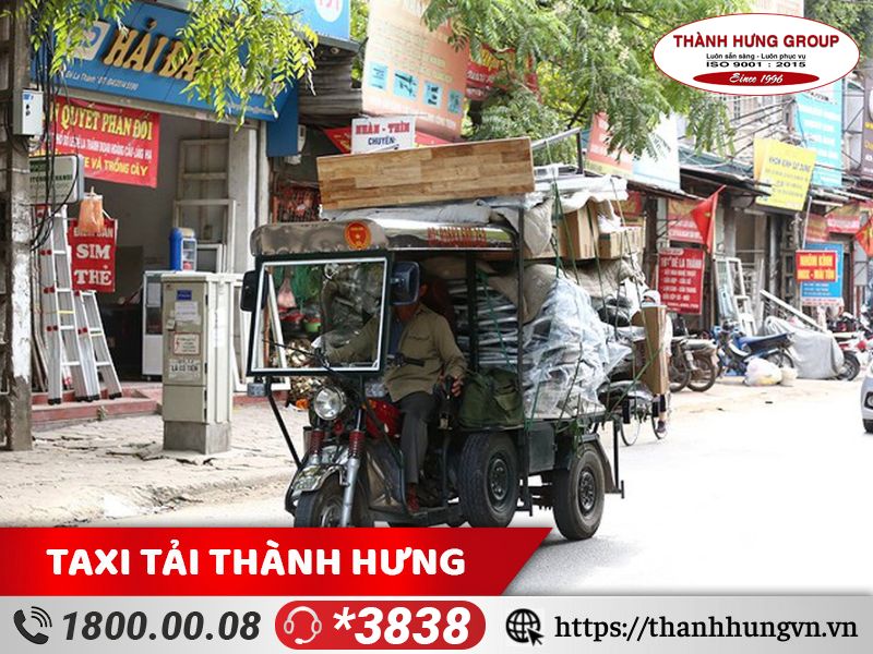 Người dân thuê xe ba gác để Kubet