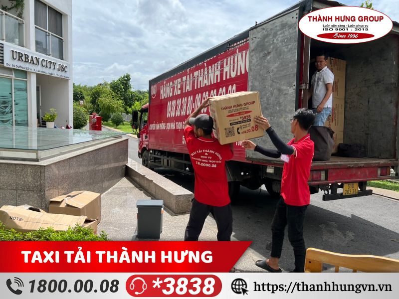 Xe tải Ku casino sẵn sàng vận chuyển hàng hóa